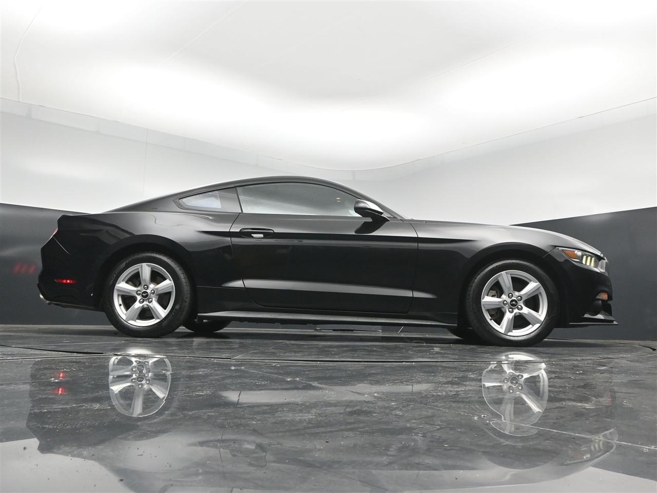 Ford Mustang EcoBoost Coupe 2015