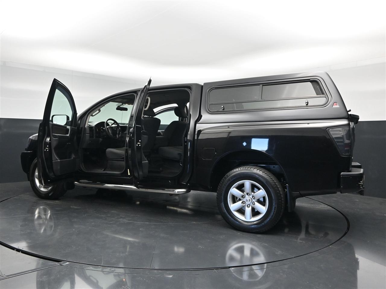 Nissan Titan S Crew Cab 4WD 2014