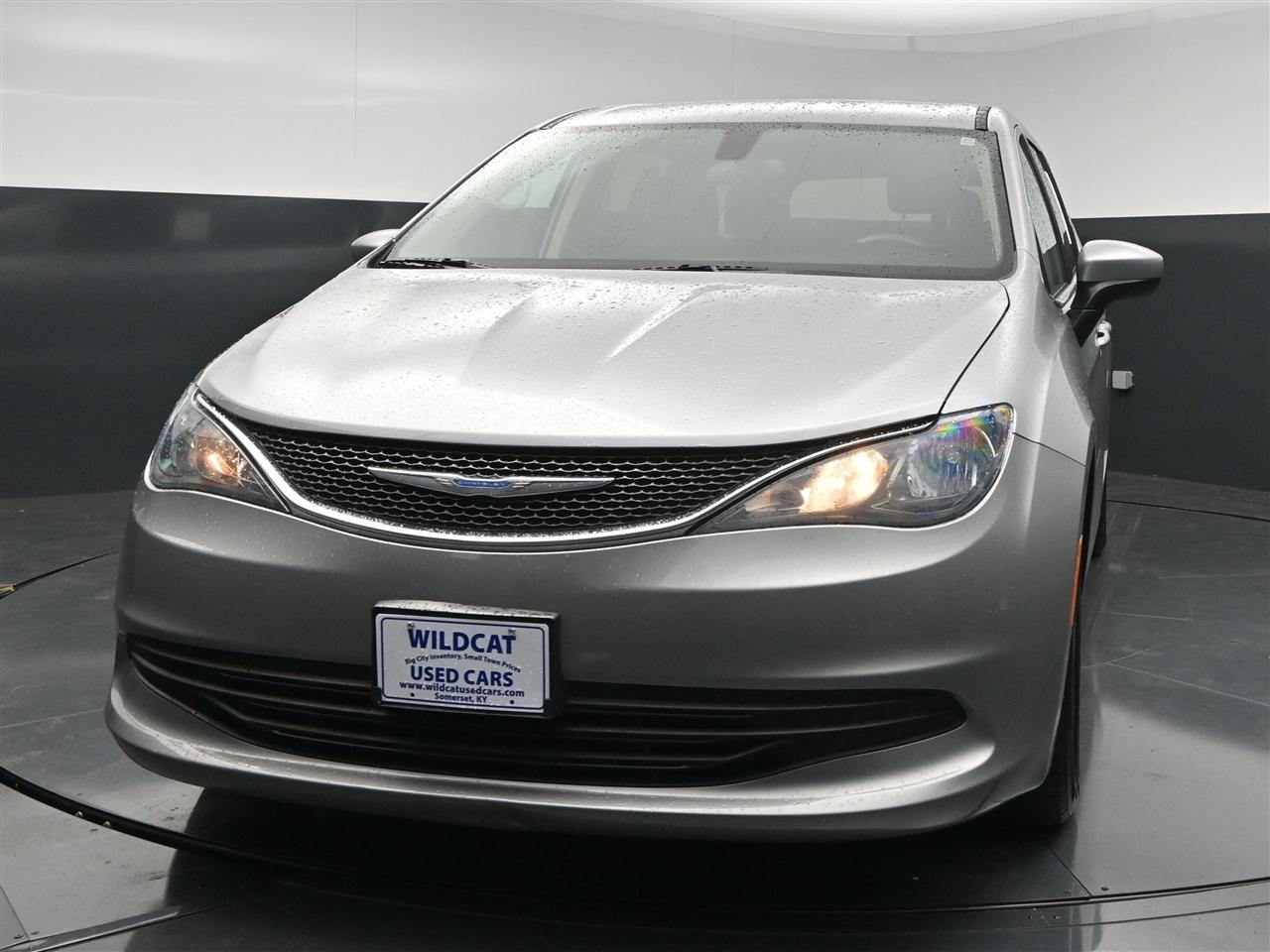 Chrysler Pacifica LX 2018