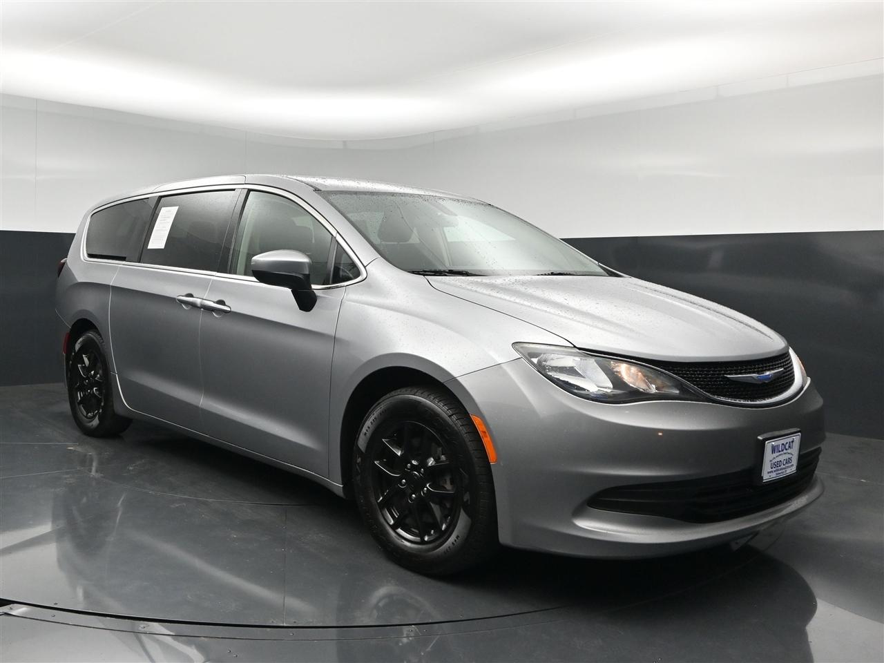 Chrysler Pacifica LX 2018