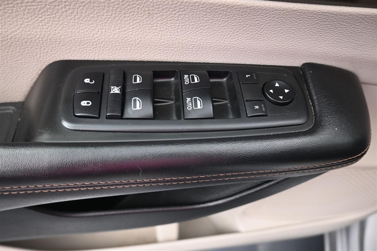 Chrysler Pacifica LX 2018