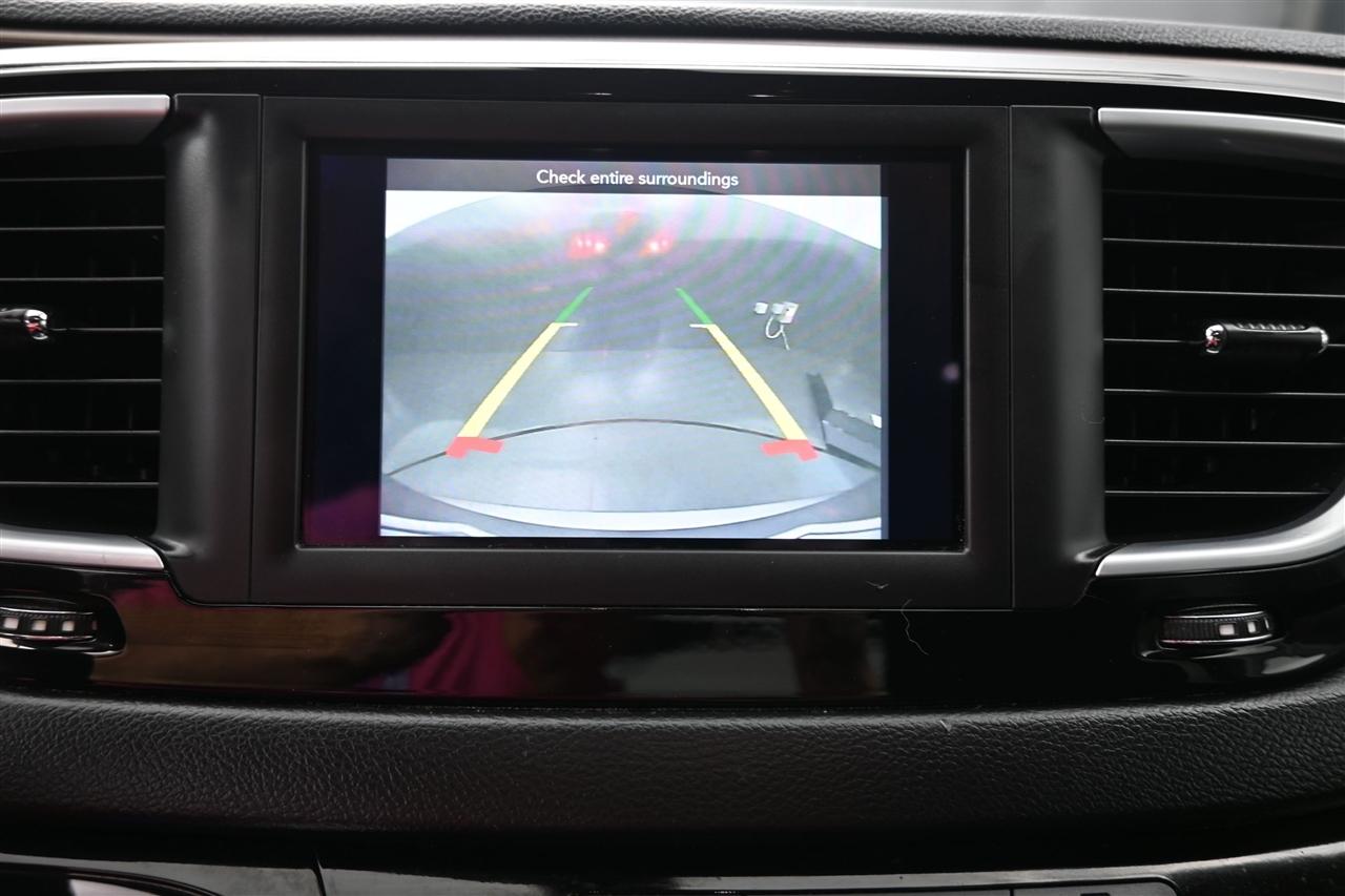 Chrysler Pacifica LX 2018