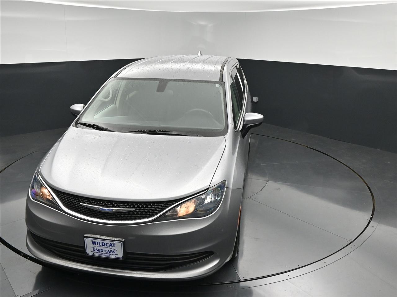 Chrysler Pacifica LX 2018