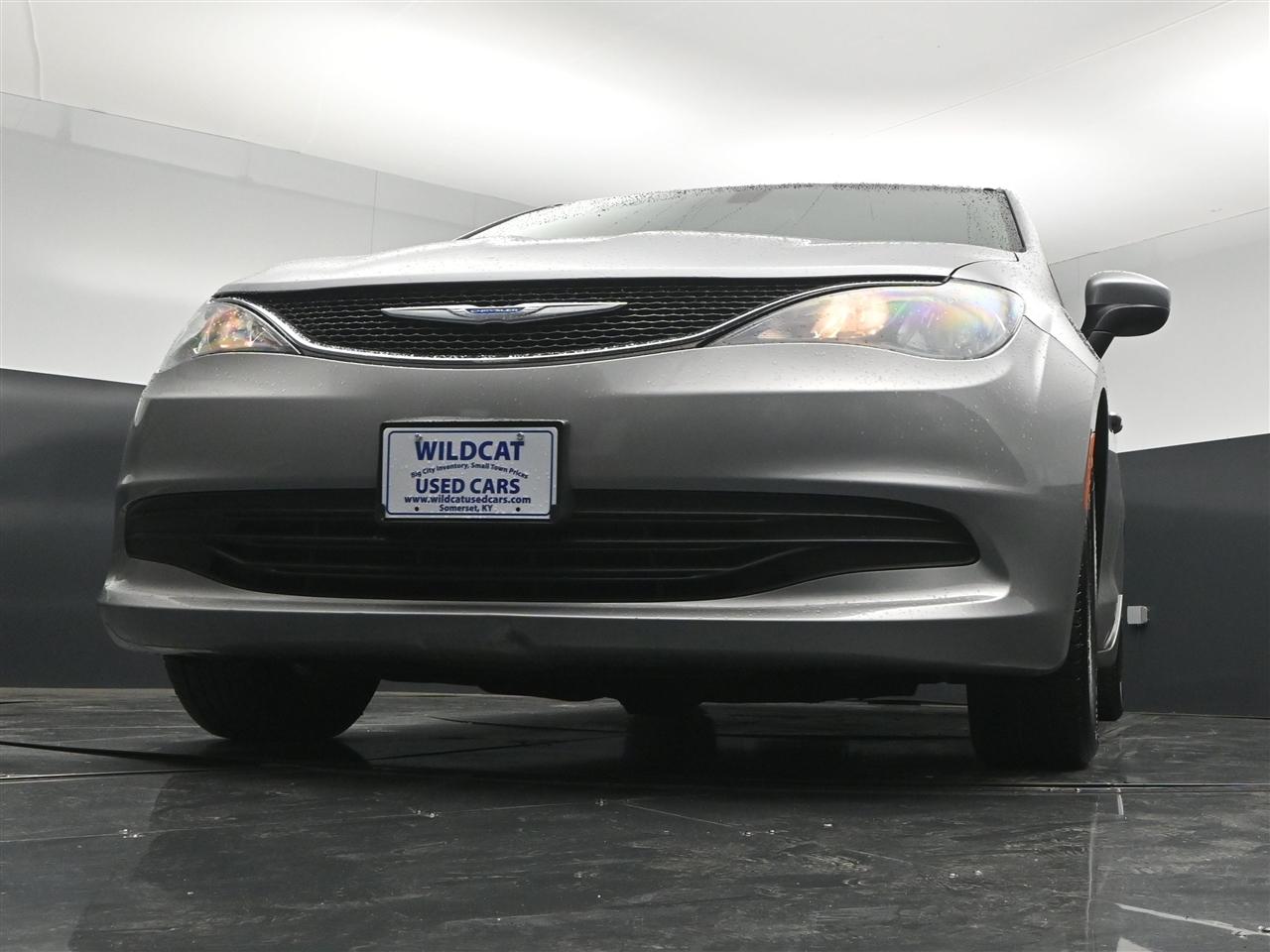 Chrysler Pacifica LX 2018