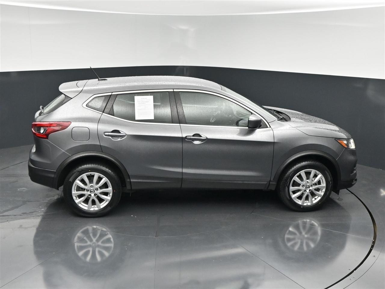 Nissan Rogue Sport S 2021