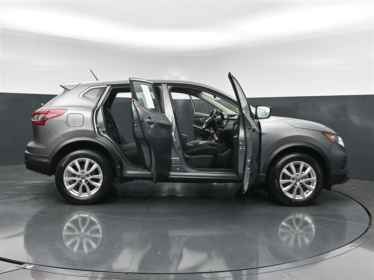 Nissan Rogue Sport S 2021