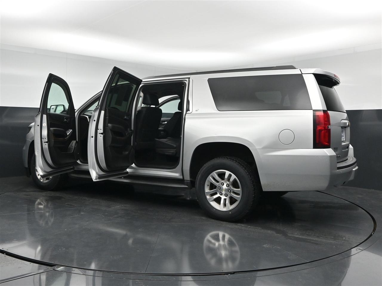 Chevrolet Suburban LT 4WD 2018