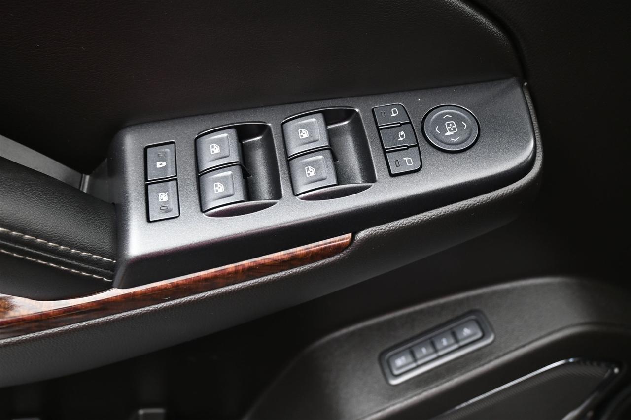 GMC Yukon SLT 4WD 2017