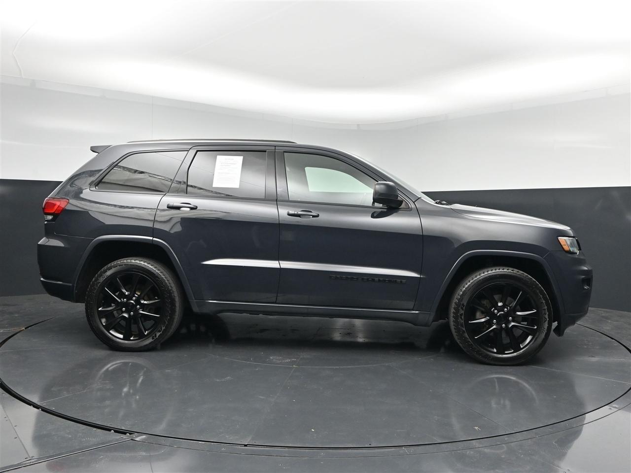 Jeep Grand Cherokee Laredo 4WD 2018