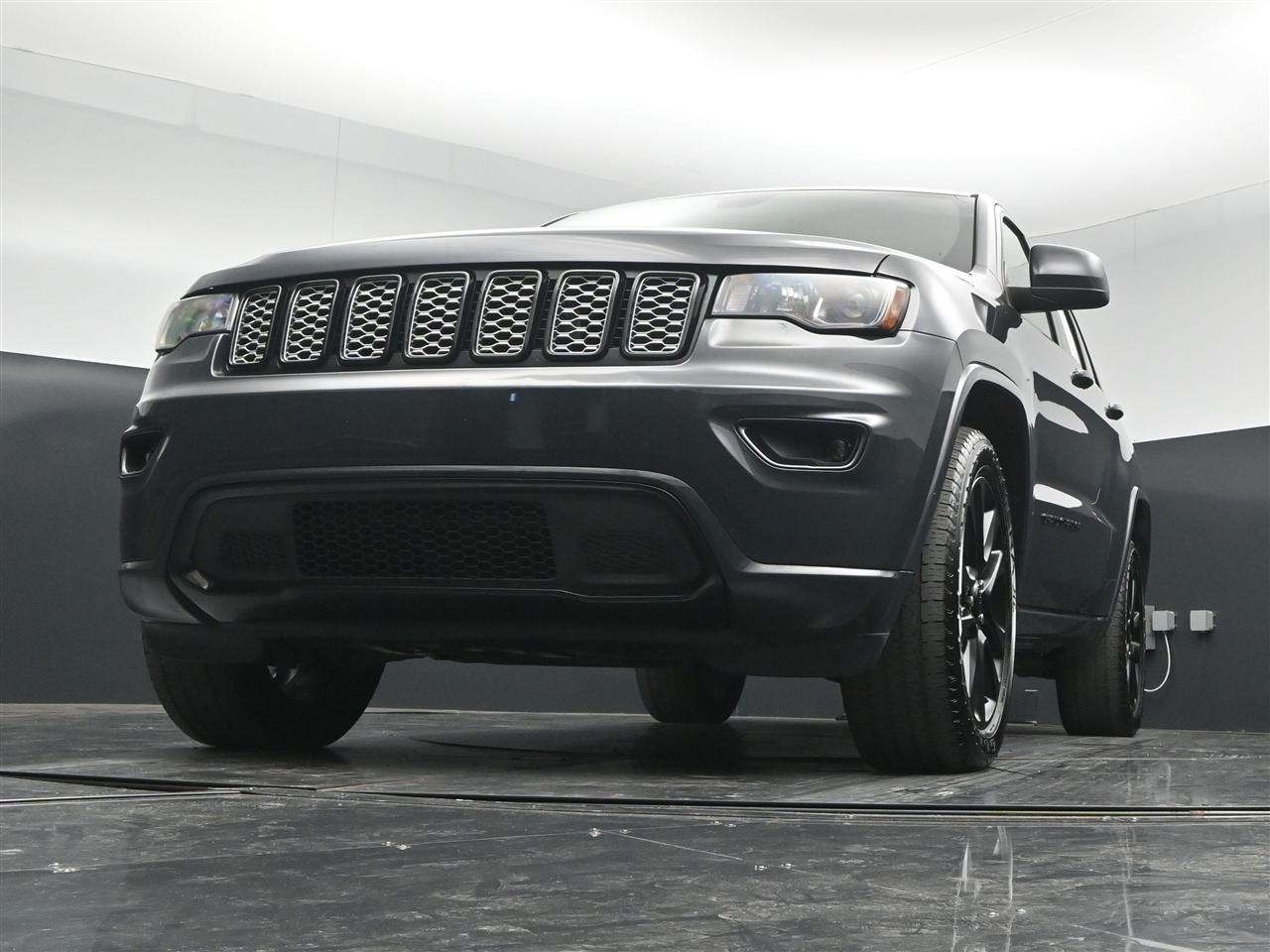 Jeep Grand Cherokee Laredo 4WD 2018