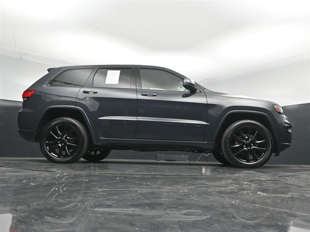 Jeep Grand Cherokee Laredo 4WD 2018