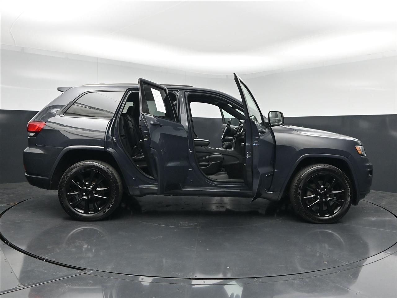 Jeep Grand Cherokee Laredo 4WD 2018