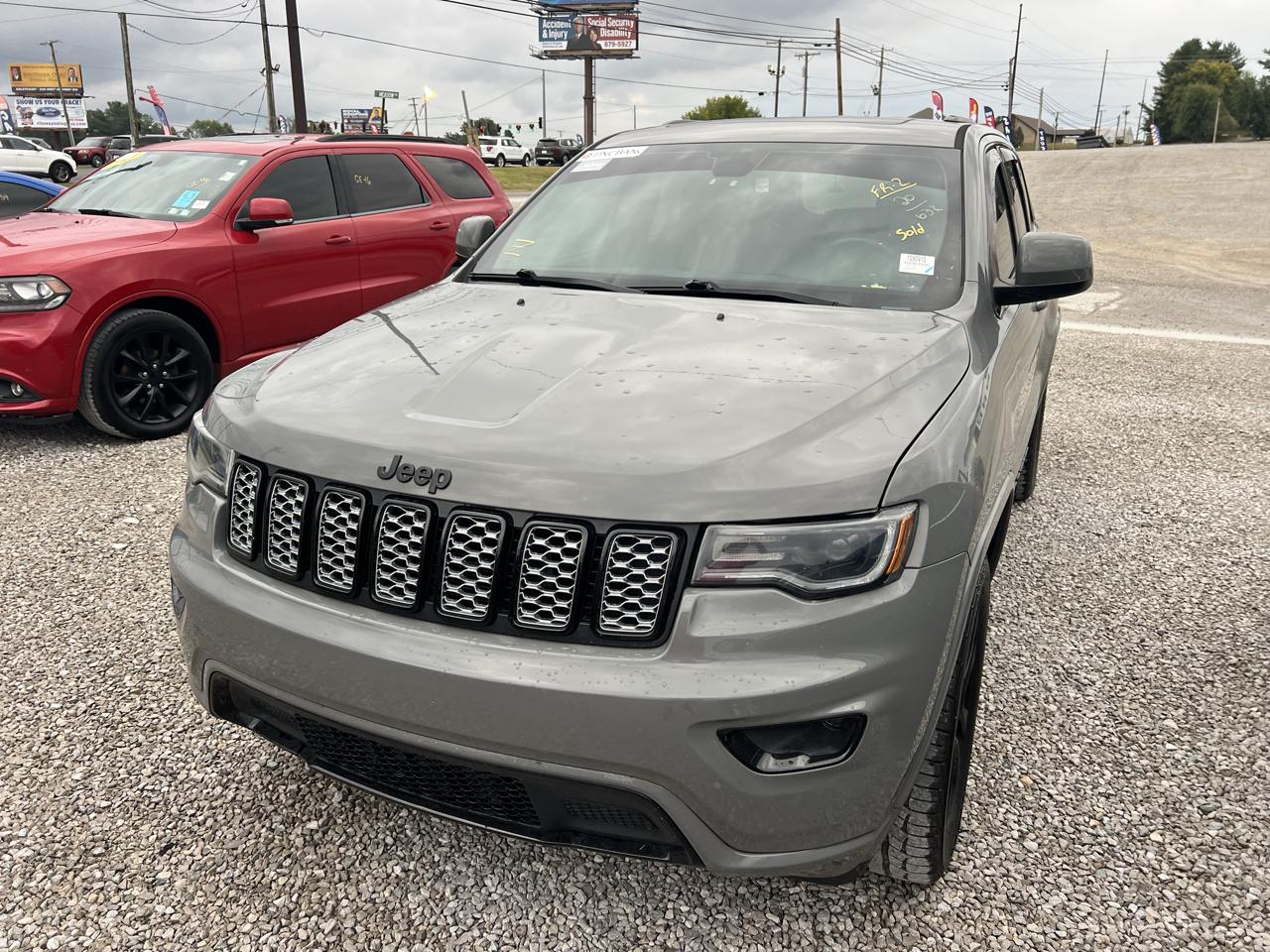 2020 Jeep Grand Cherokee Laredo 4WD