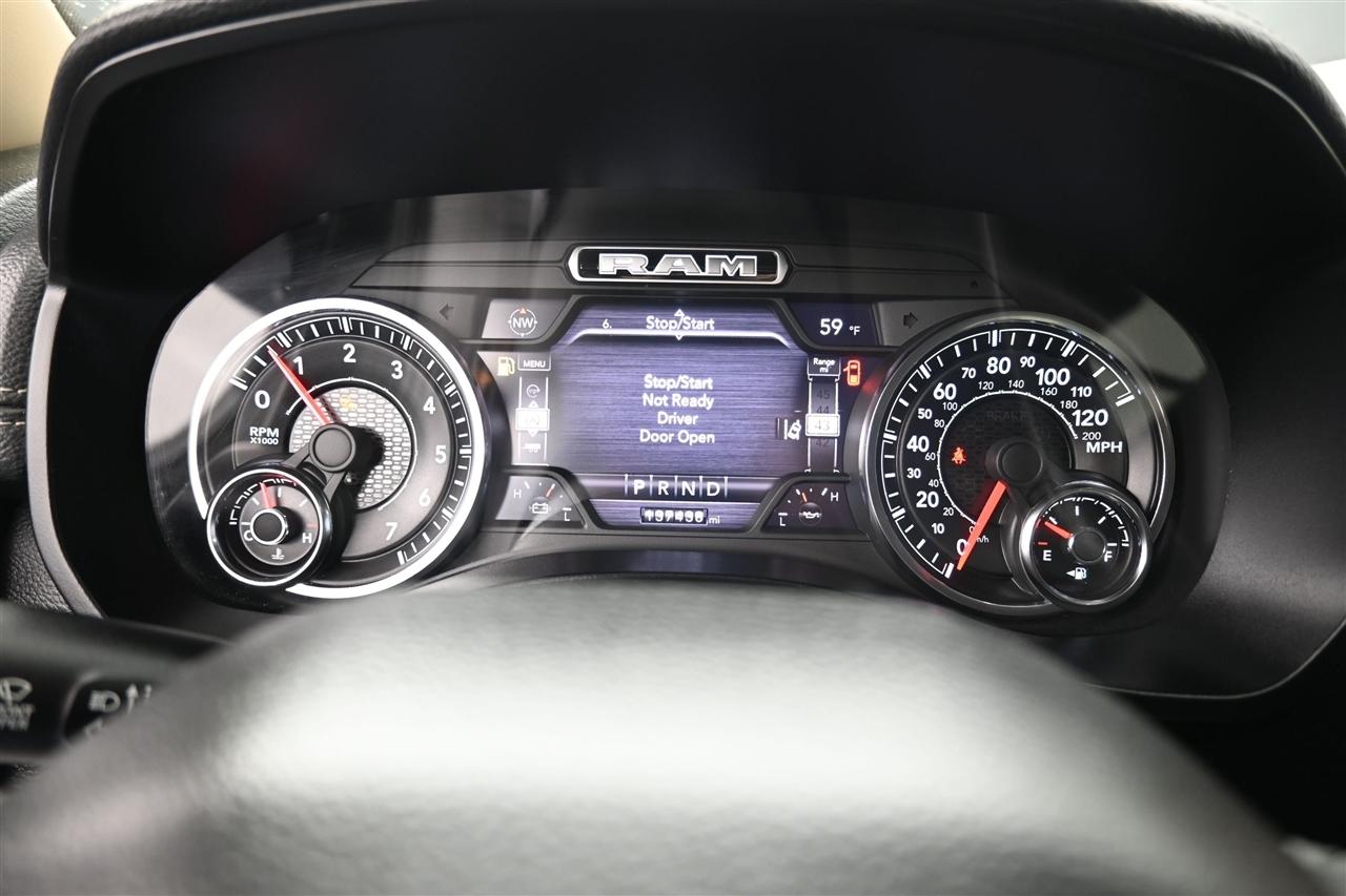 RAM 1500 Laramie Crew Cab SWB 4WD 2020