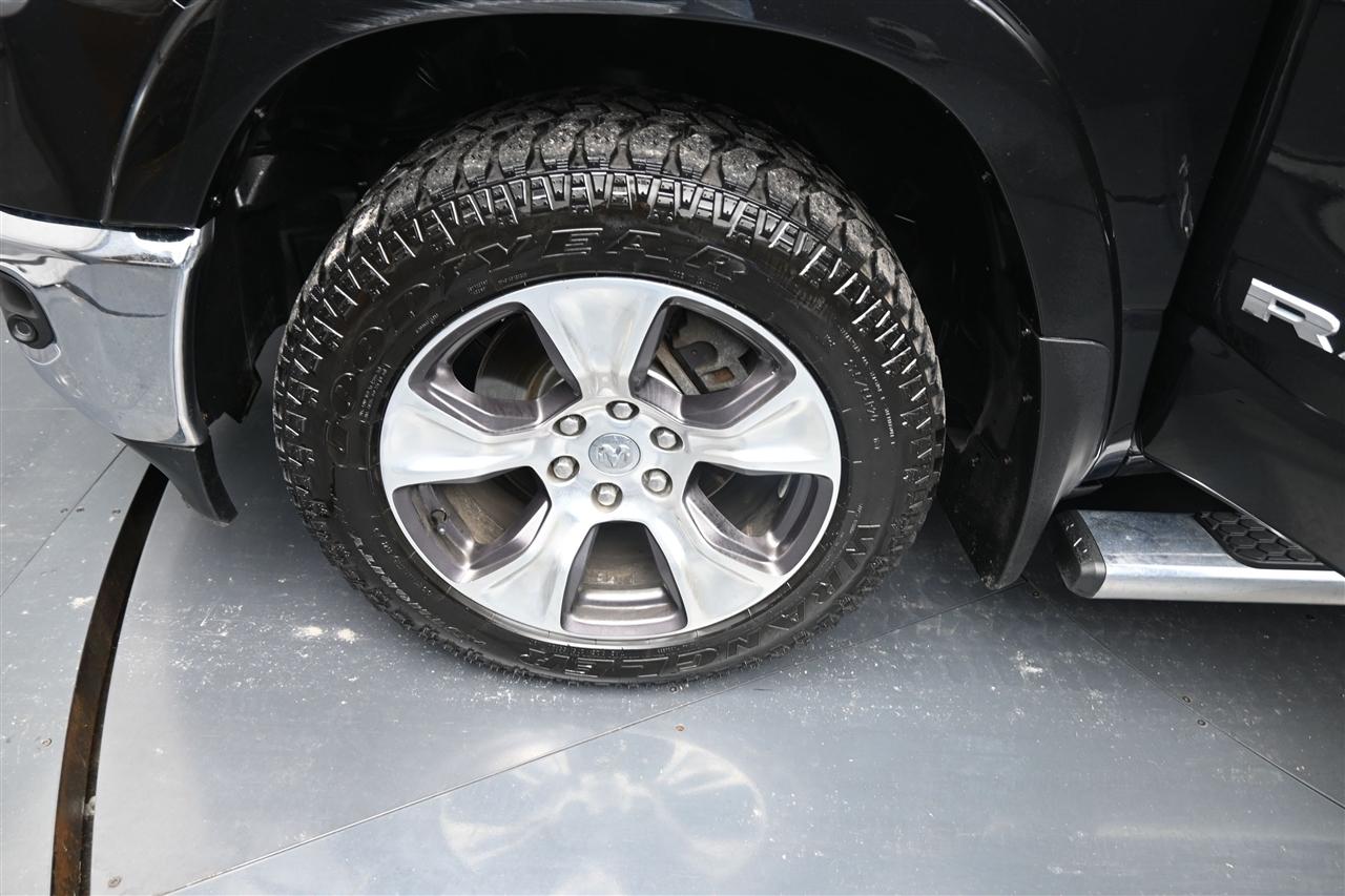 RAM 1500 Laramie Crew Cab SWB 4WD 2020