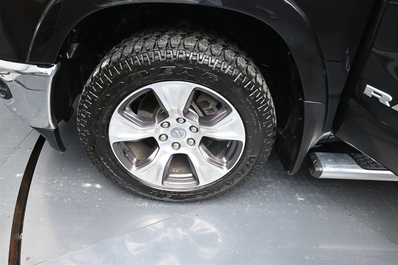 RAM 1500 Laramie Crew Cab SWB 4WD 2020