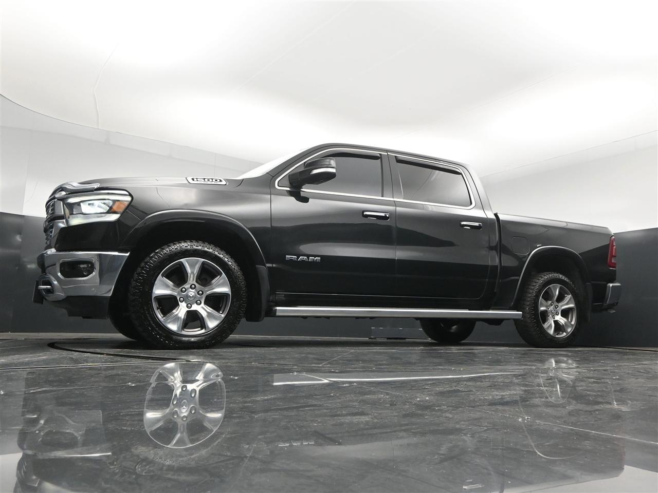 RAM 1500 Laramie Crew Cab SWB 4WD 2020