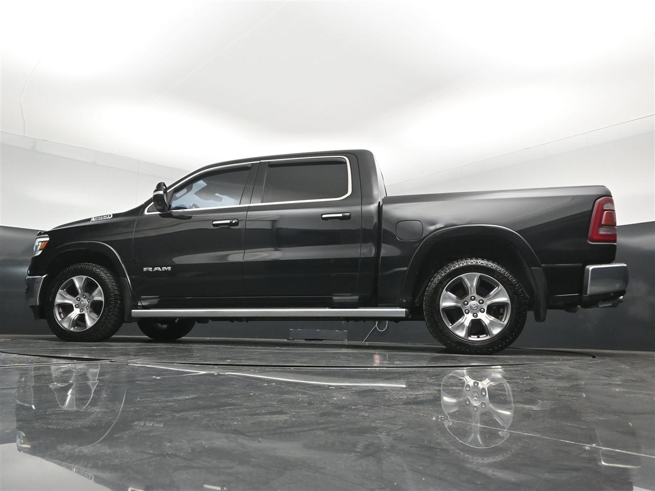 RAM 1500 Laramie Crew Cab SWB 4WD 2020