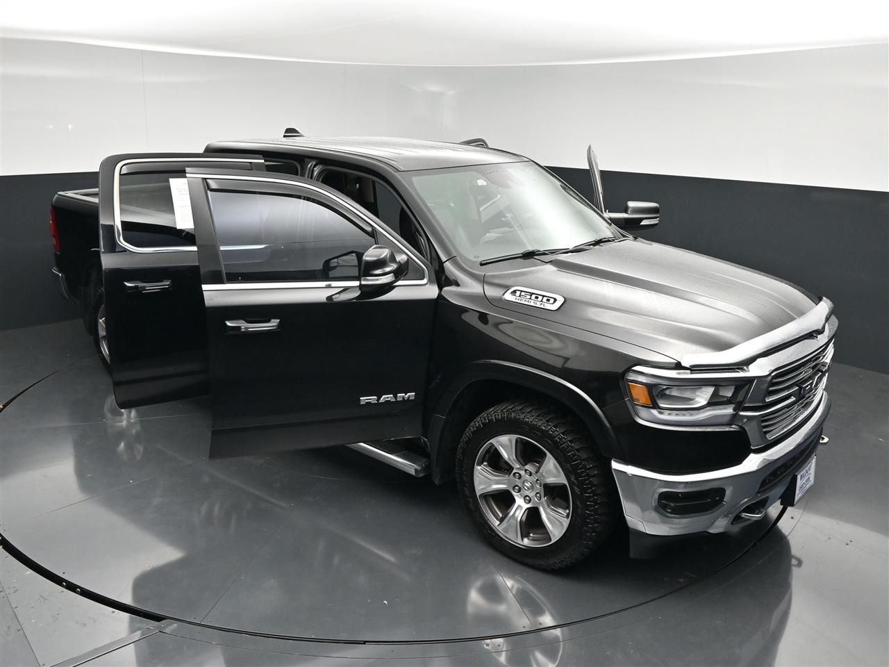 RAM 1500 Laramie Crew Cab SWB 4WD 2020