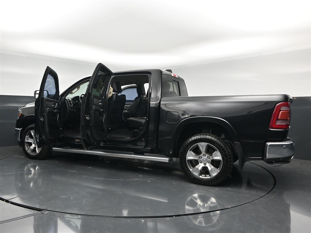 RAM 1500 Laramie Crew Cab SWB 4WD 2020