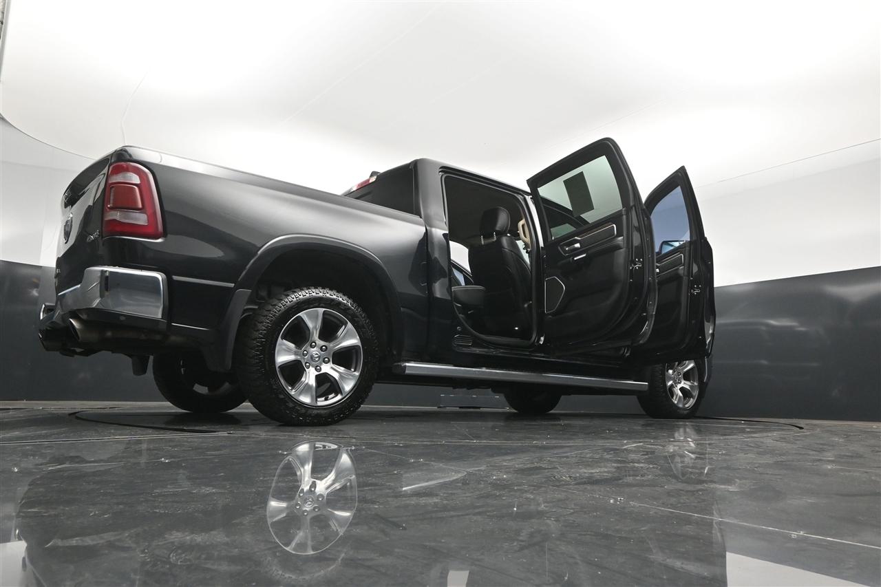 RAM 1500 Laramie Crew Cab SWB 4WD 2020
