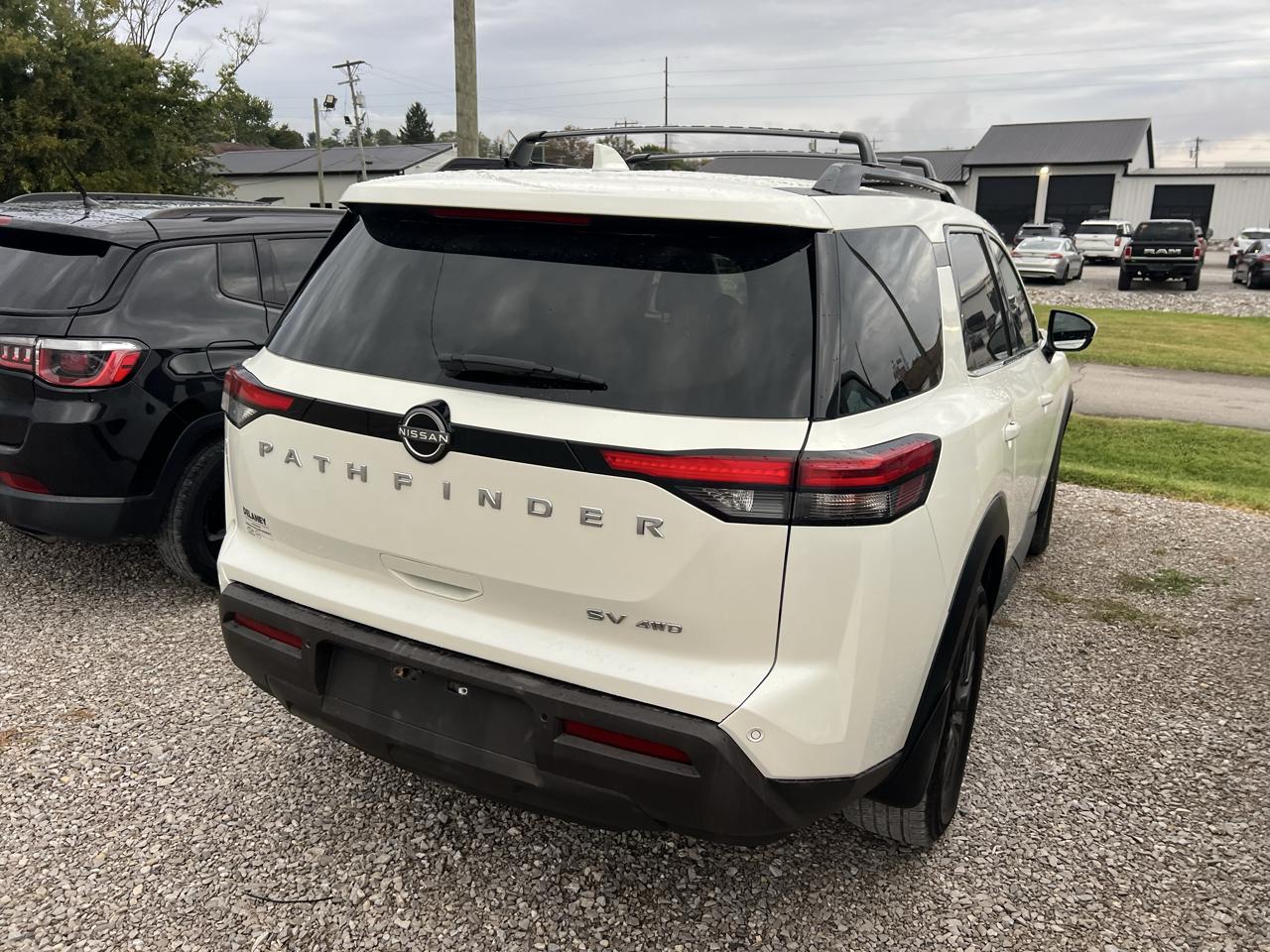 Nissan Pathfinder SV 4WD 2022