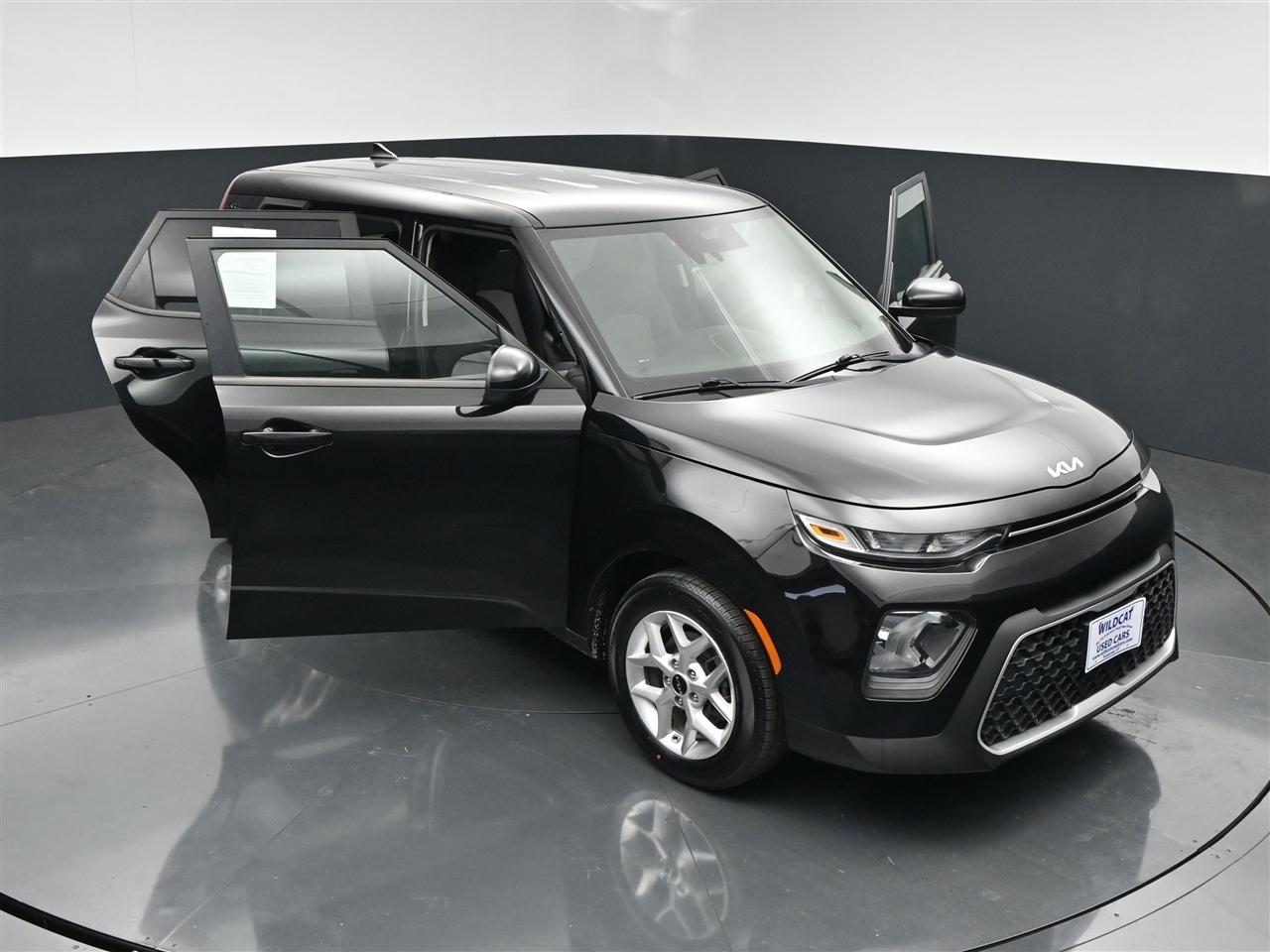 Kia Soul LX CVT 2022