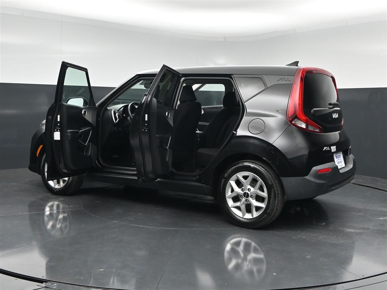 Kia Soul LX CVT 2022