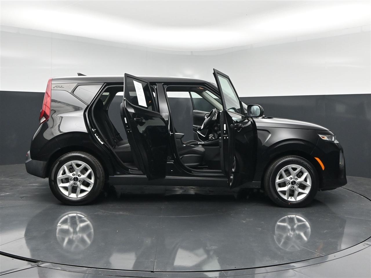 Kia Soul LX CVT 2022
