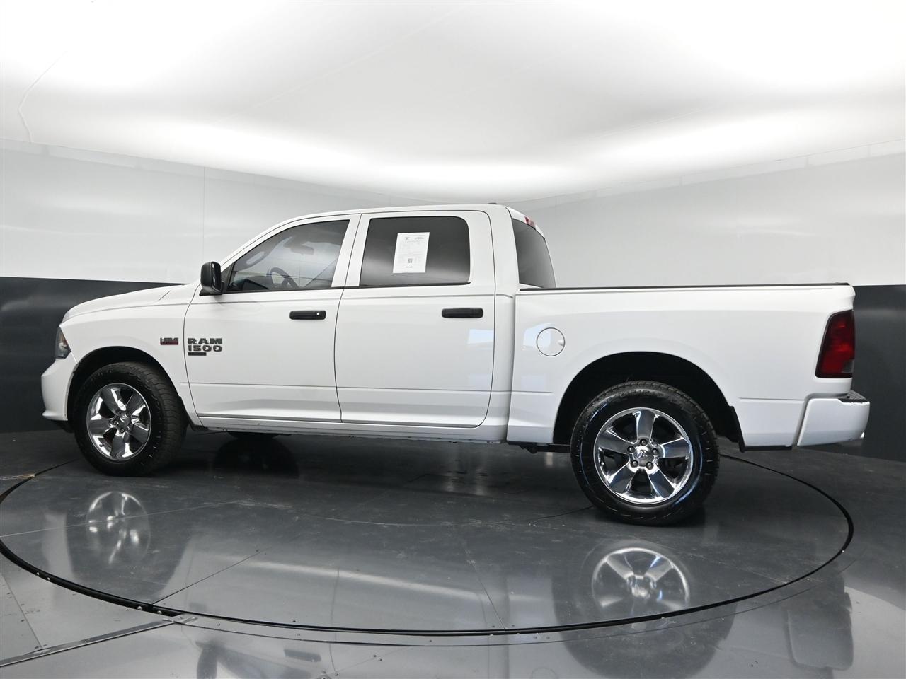RAM 1500 Classic Tradesman Crew Cab SWB 2WD 2019
