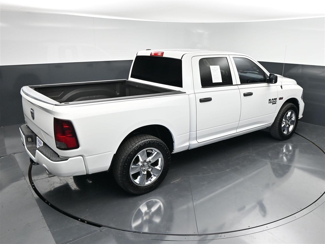 RAM 1500 Classic Tradesman Crew Cab SWB 2WD 2019