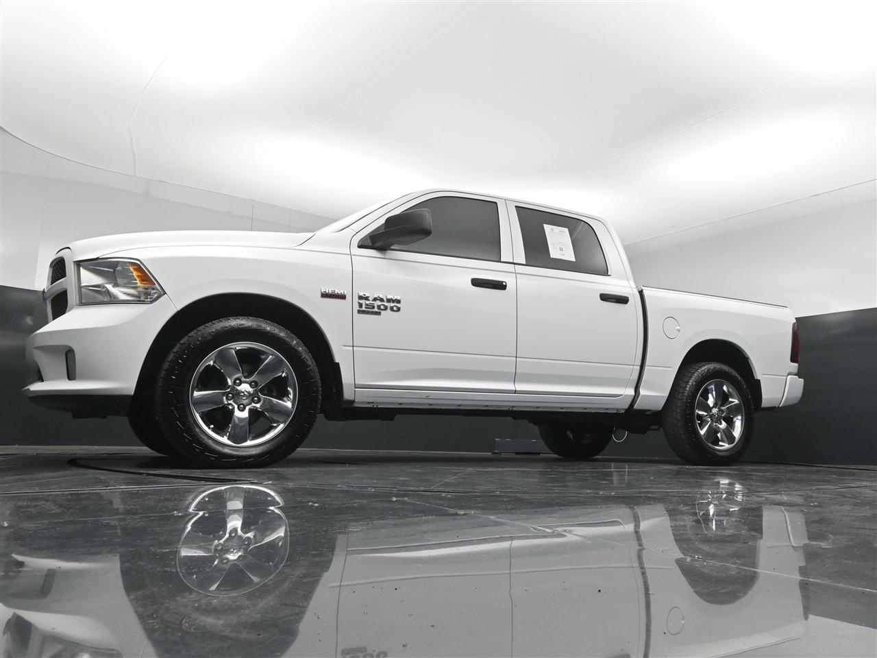 RAM 1500 Classic Tradesman Crew Cab SWB 2WD 2019
