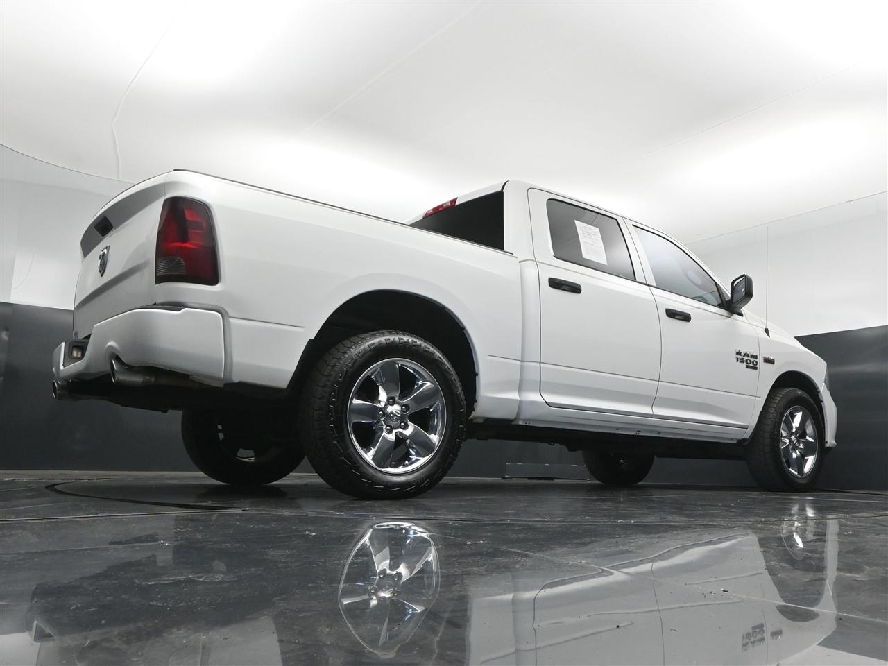 RAM 1500 Classic Tradesman Crew Cab SWB 2WD 2019