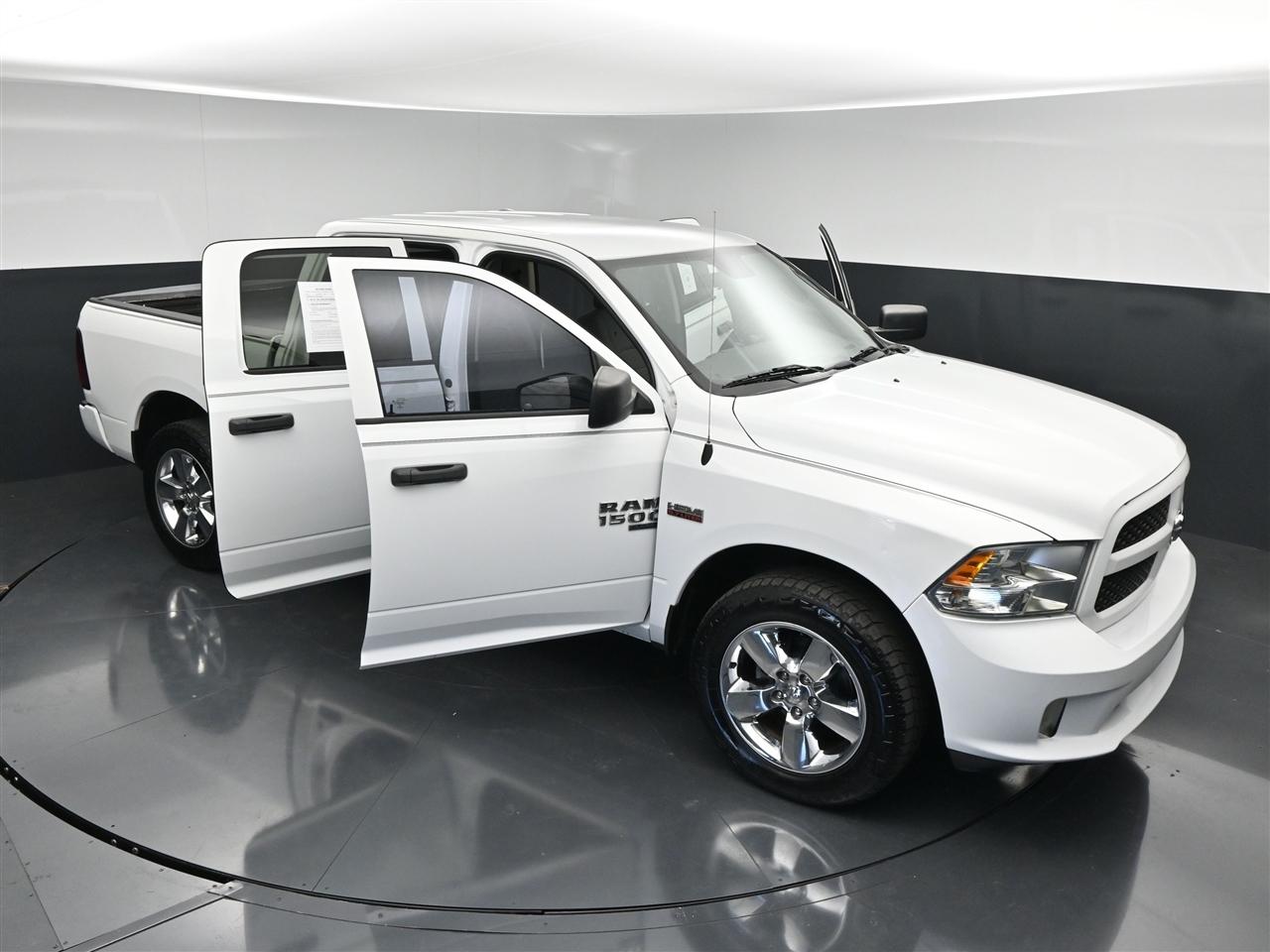 RAM 1500 Classic Tradesman Crew Cab SWB 2WD 2019