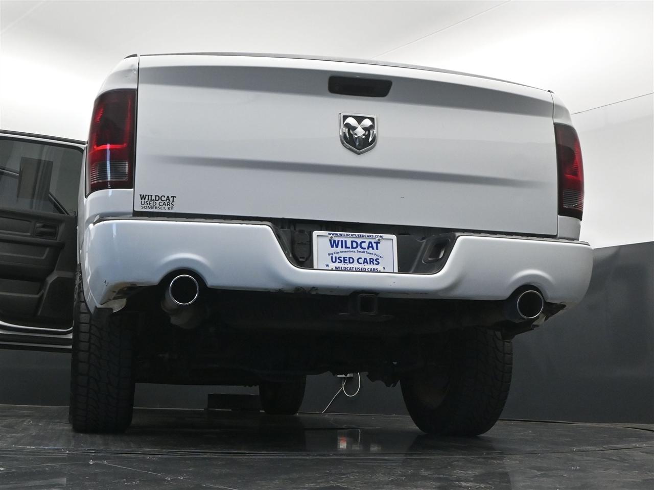 RAM 1500 Classic Tradesman Crew Cab SWB 2WD 2019