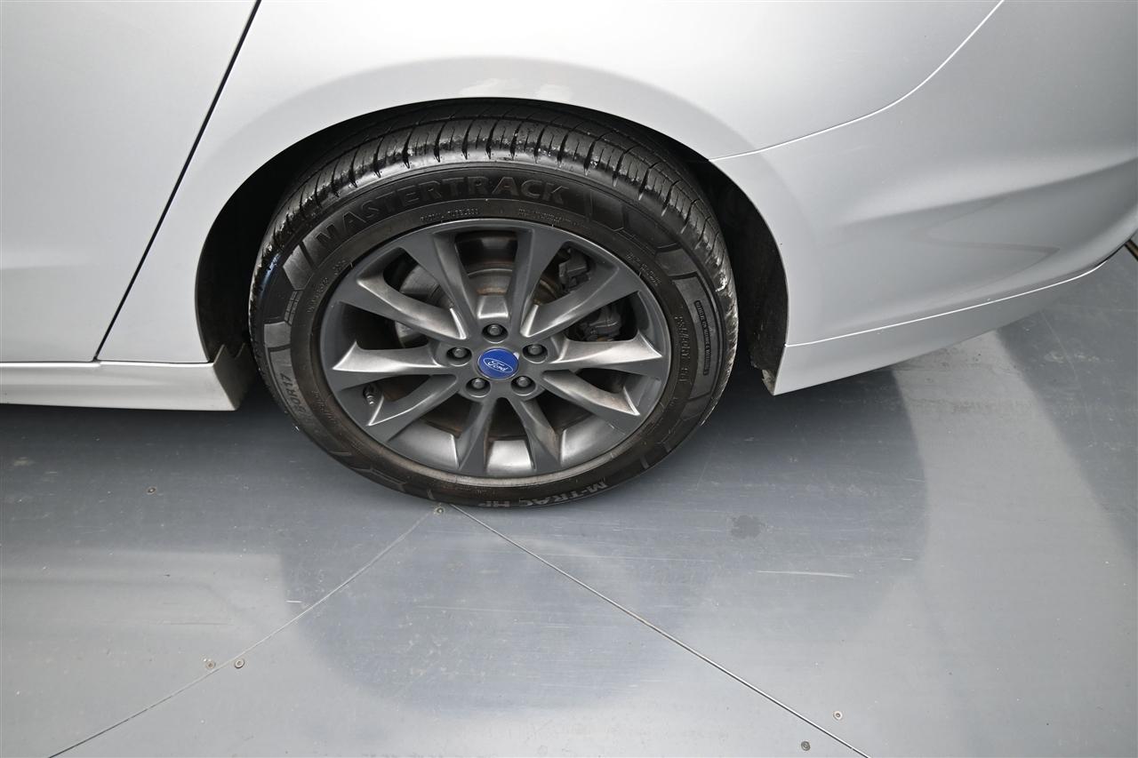 Ford Fusion SE 2017