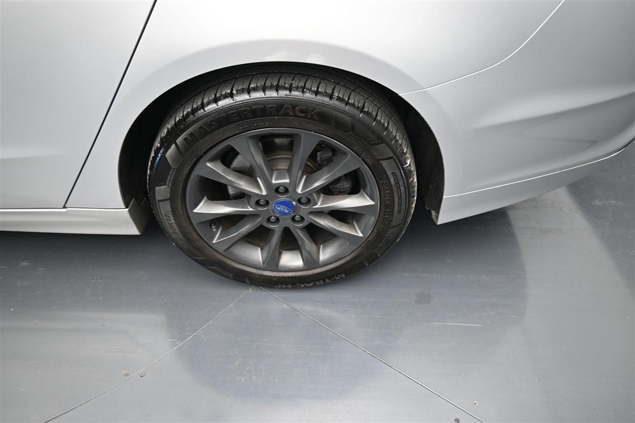 Ford Fusion SE 2017