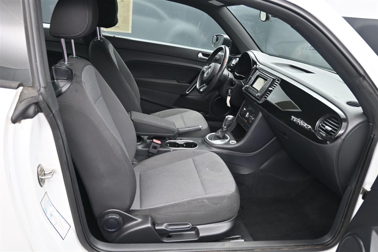 Volkswagen Beetle 2.0T S 2018
