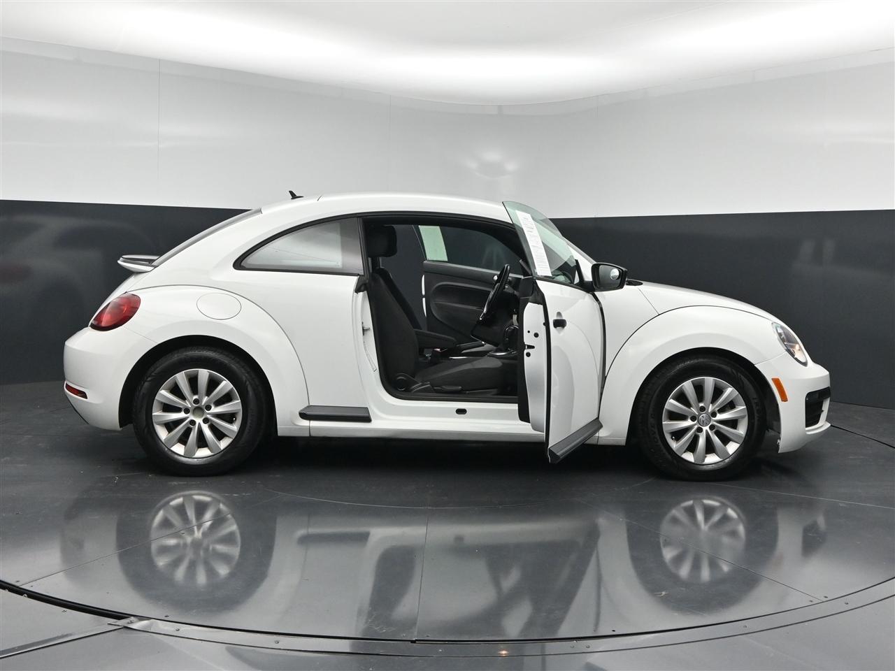 Volkswagen Beetle 2.0T S 2018