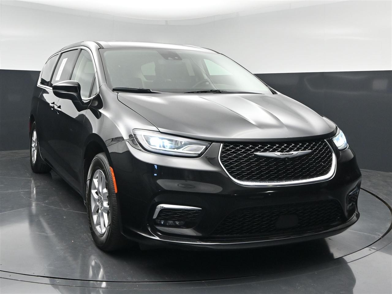 Chrysler Pacifica Touring L 2023