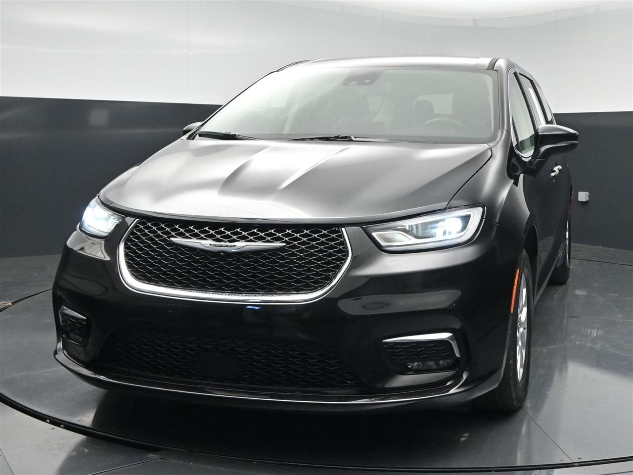 Chrysler Pacifica Touring L 2023