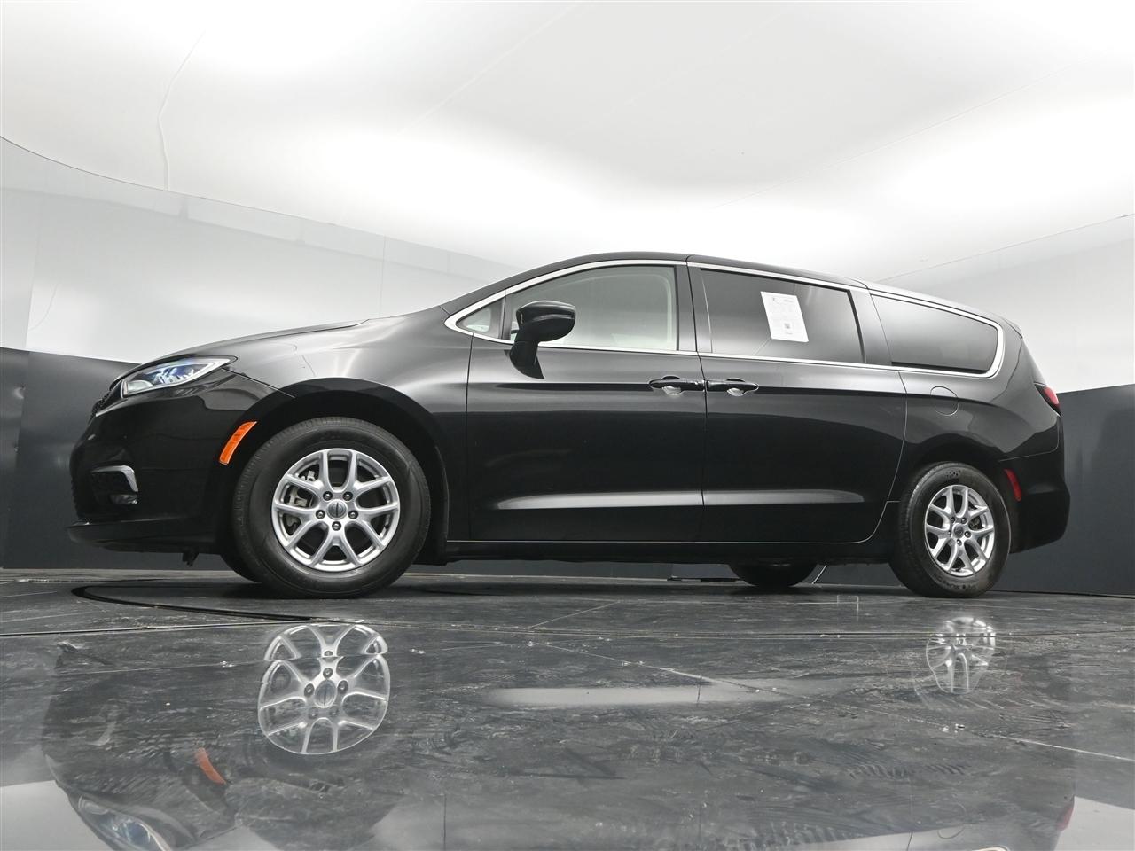 Chrysler Pacifica Touring L 2023