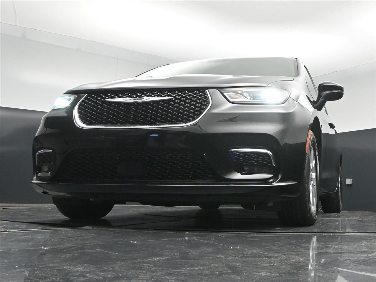Chrysler Pacifica Touring L 2023