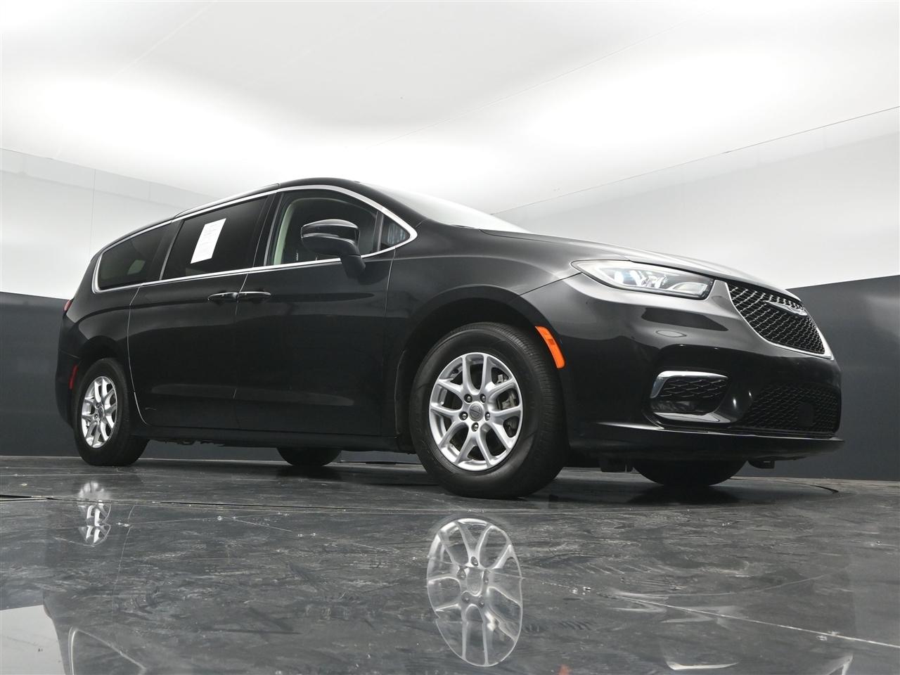 Chrysler Pacifica Touring L 2023
