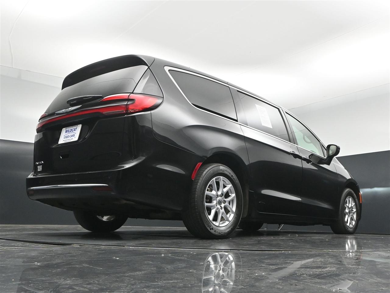 Chrysler Pacifica Touring L 2023