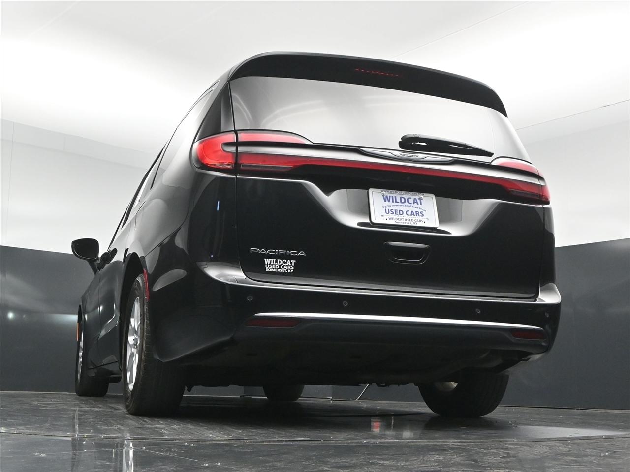 Chrysler Pacifica Touring L 2023