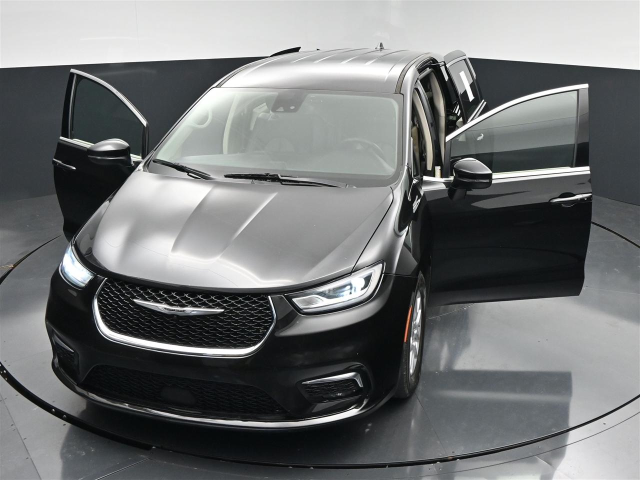 Chrysler Pacifica Touring L 2023