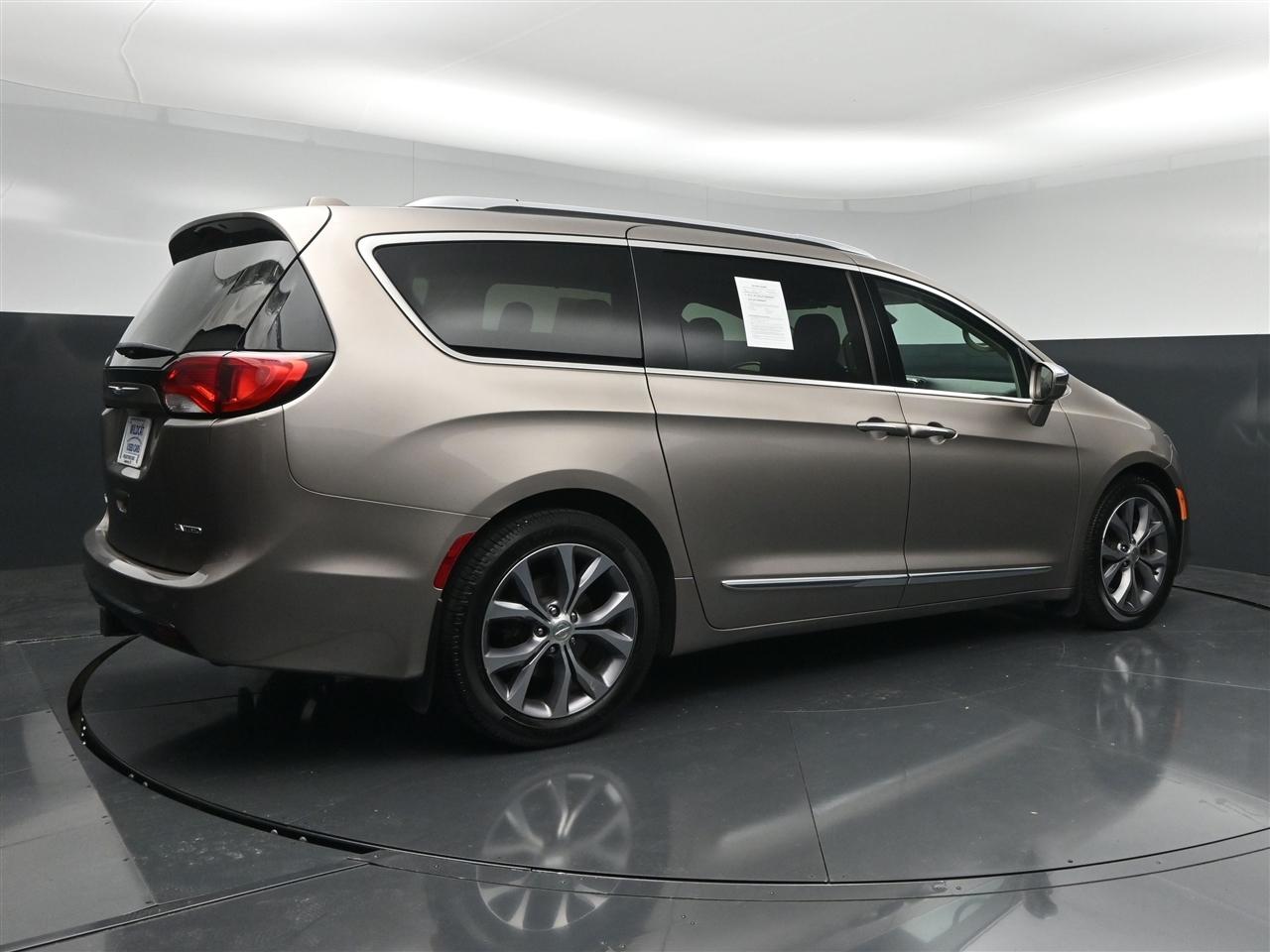 Chrysler Pacifica Limited 2018