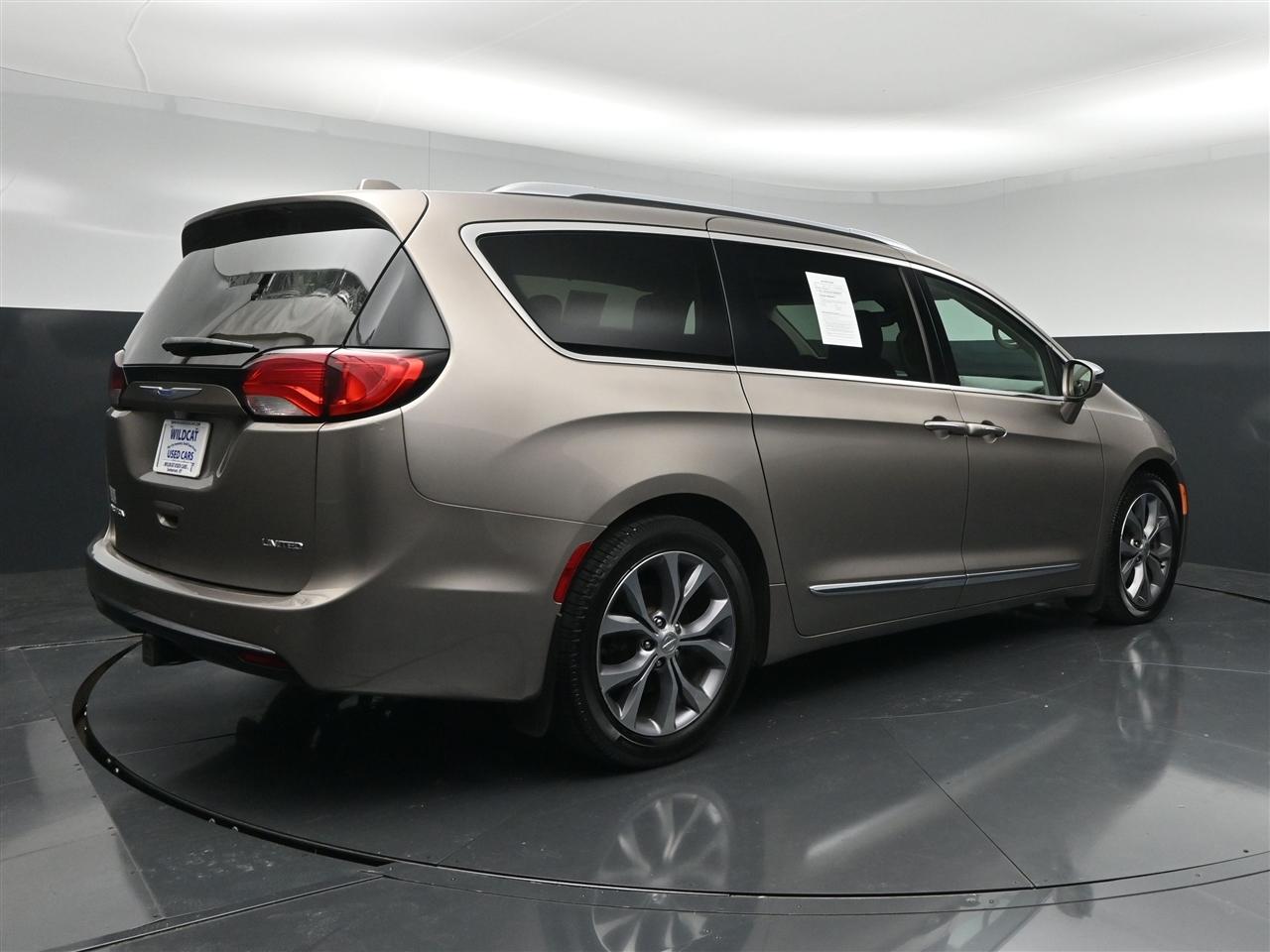 Chrysler Pacifica Limited 2018
