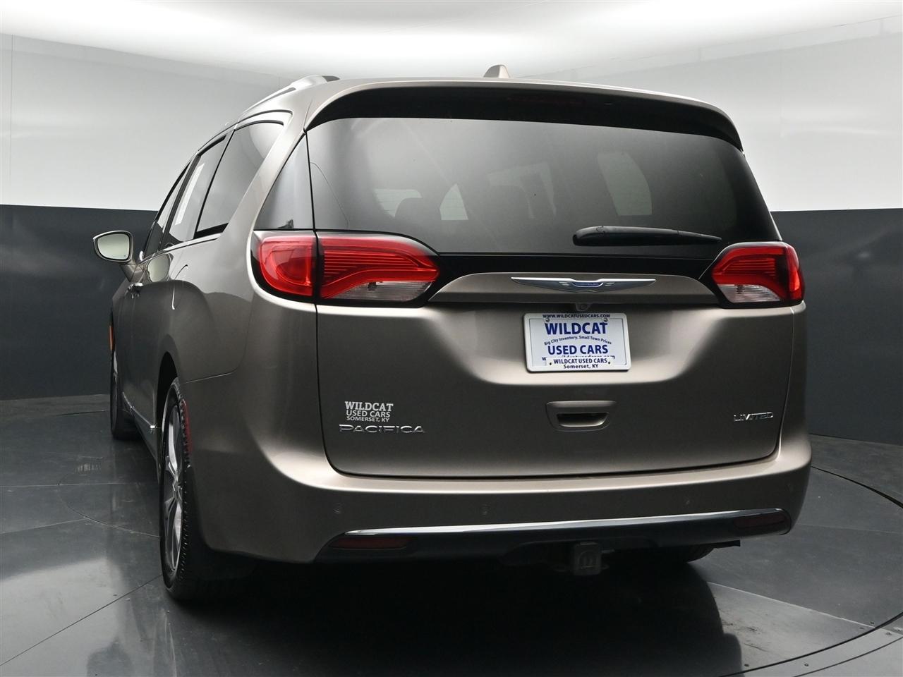 Chrysler Pacifica Limited 2018